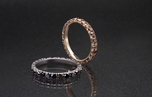 Ringe Fishtail mit schwarzen und champgner Diamanten in 585/- Chamoisgold, 999/- Tantal