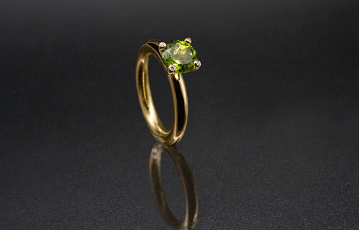 Ring Anja mit Peridot und Diamant-Brillanten in 750/- Gelbgold