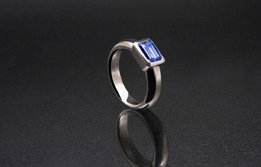 Ring mit Saphir und Diamant-Brillantbesatz in 750/- Weißgold