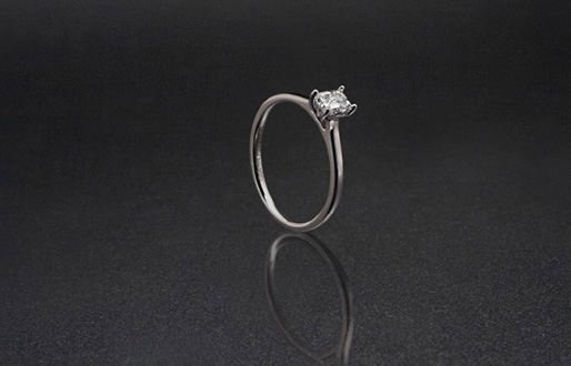 Ring mit Diamant-Baguette in 585/- Weißgold