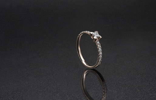 Ring mit Diamant-Pricess in 585/- Weißgold