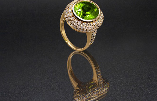 Ring mit 7,45ct Peridot und 1,31ct Diamant-Brillanten in 750/- Gelbgold